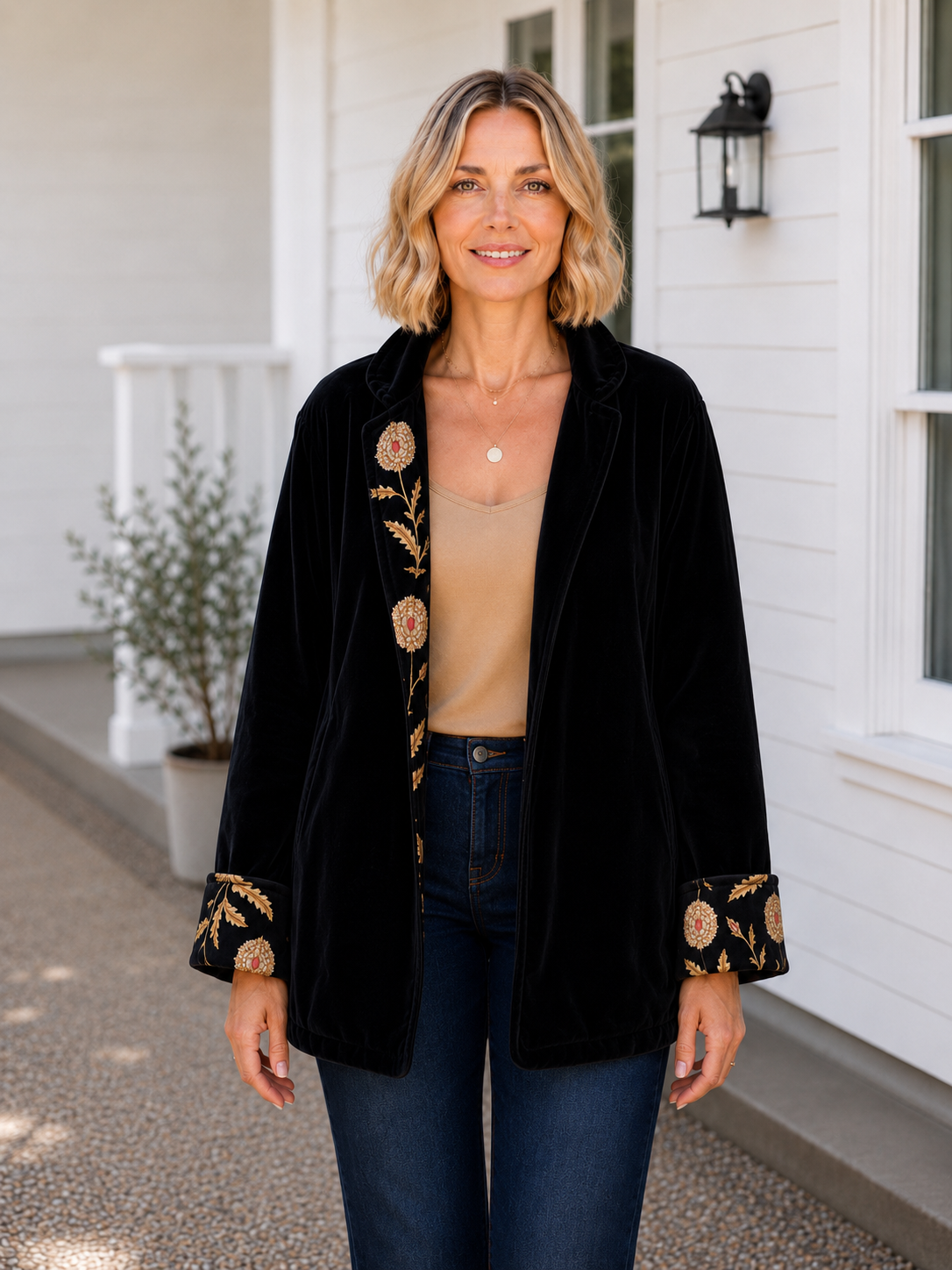 Velvet  cotton  jacket in black